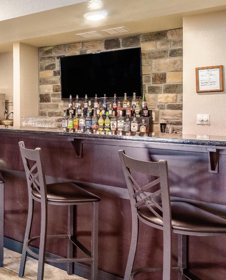 Cobblestone Inn & Suites - Bridgeport Exterior photo